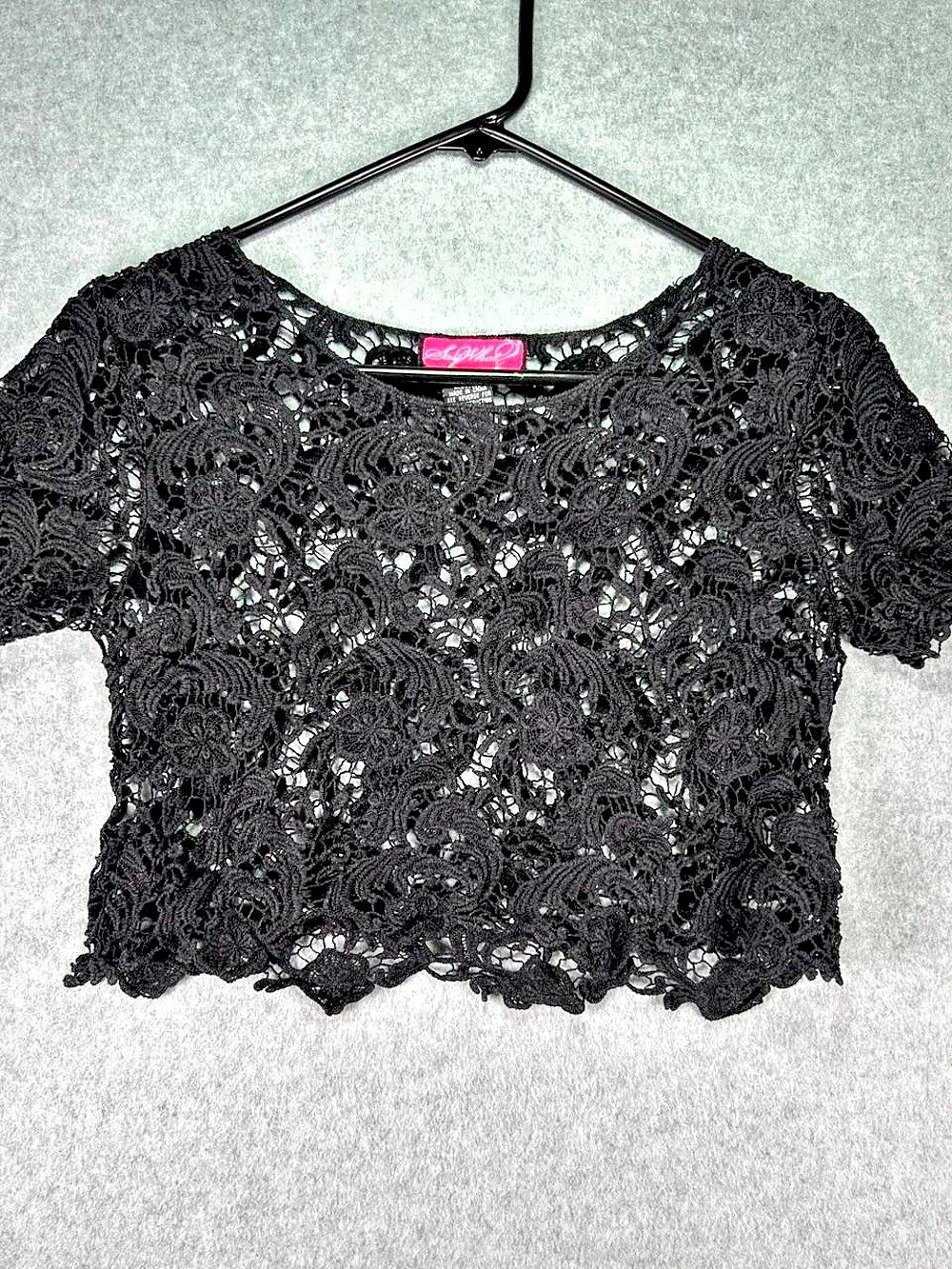 Black Lace Short Sleeve Crop Top